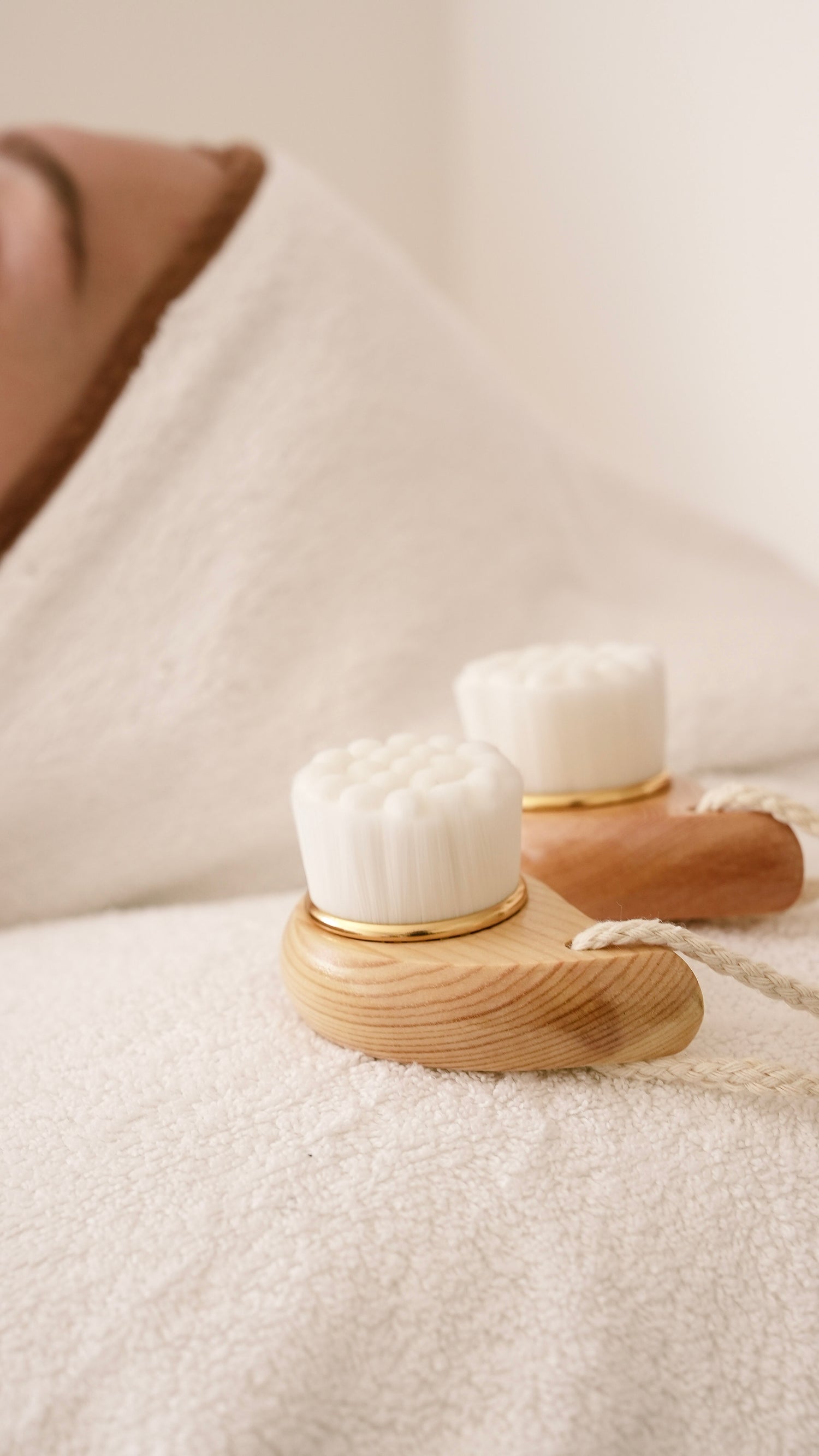 Produits See My Cosmetics sur la table de soin de Lohanne Charvet 